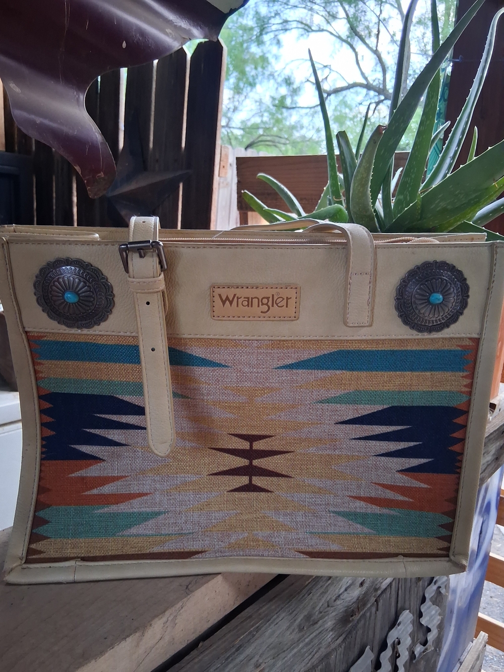 Wrangler Southwestern Tote in Beige, Turquoise & Rust